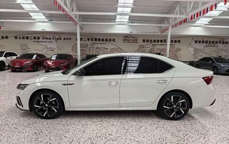Skoda Octavia, 2022 год, 1 690 000 рублей, 5 фотография