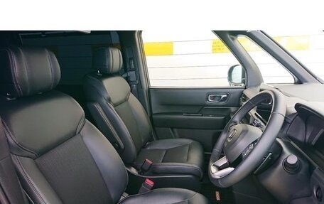 Honda Stepwgn, 2023 год, 2 540 000 рублей, 17 фотография