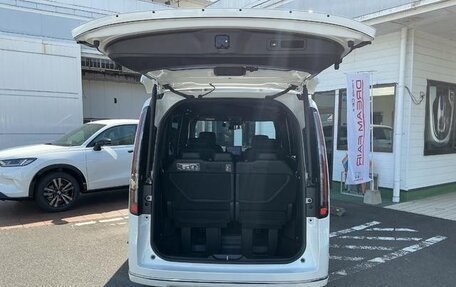 Honda Stepwgn, 2023 год, 2 520 000 рублей, 7 фотография