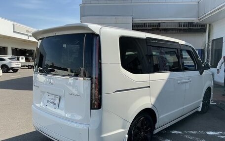 Honda Stepwgn, 2023 год, 2 520 000 рублей, 4 фотография