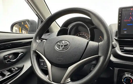 Toyota Yaris XP150 рестайлинг, 2021 год, 1 042 000 рублей, 20 фотография