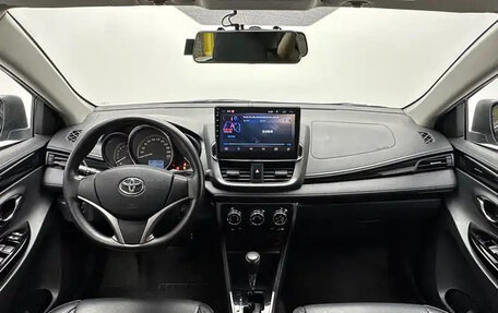 Toyota Yaris XP150 рестайлинг, 2021 год, 1 042 000 рублей, 17 фотография
