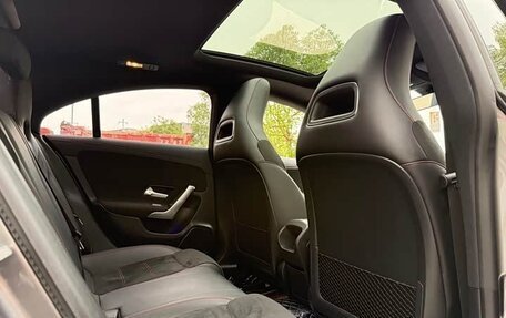 Mercedes-Benz CLA, 2019 год, 1 348 000 рублей, 14 фотография