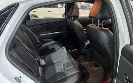 Hyundai Elantra, 2023 год, 1 550 000 рублей, 15 фотография