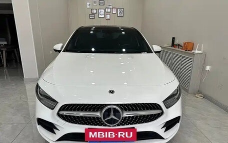 Mercedes-Benz A-Класс, 2022 год, 2 200 000 рублей, 2 фотография