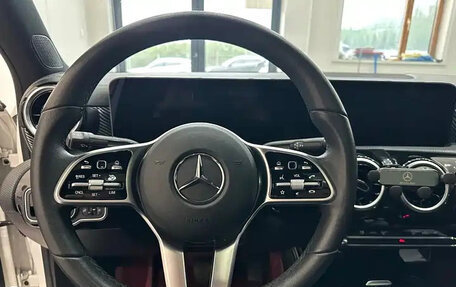 Mercedes-Benz A-Класс, 2022 год, 2 200 000 рублей, 11 фотография