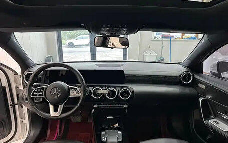 Mercedes-Benz A-Класс, 2022 год, 2 200 000 рублей, 9 фотография