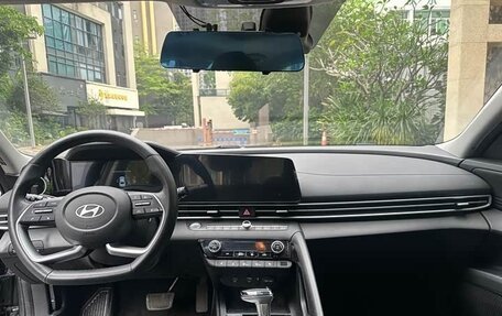 Hyundai Elantra, 2023 год, 12 фотография