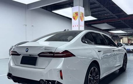 BMW 5 серия, 2025 год, 5 713 000 рублей, 3 фотография