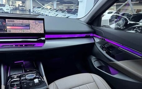 BMW 5 серия, 2025 год, 5 713 000 рублей, 8 фотография