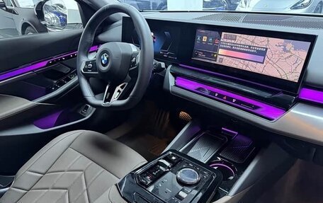 BMW 5 серия, 2025 год, 5 713 000 рублей, 12 фотография
