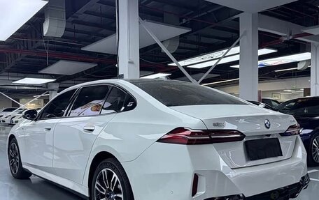 BMW 5 серия, 2025 год, 5 713 000 рублей, 16 фотография