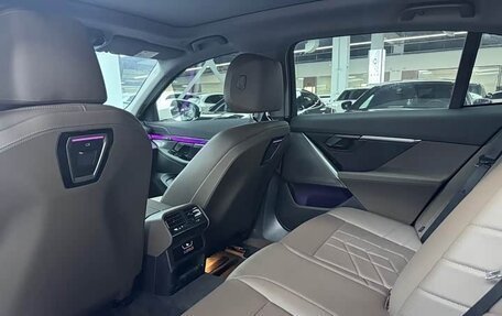BMW 5 серия, 2025 год, 5 713 000 рублей, 10 фотография