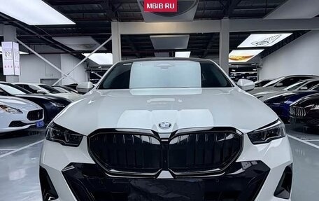 BMW 5 серия, 2025 год, 5 713 000 рублей, 22 фотография