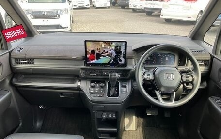 Honda Stepwgn, 2023 год, 2 600 000 рублей, 7 фотография