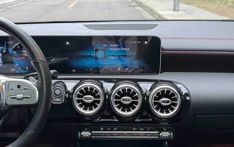 Mercedes-Benz CLA, 2019 год, 1 377 000 рублей, 14 фотография