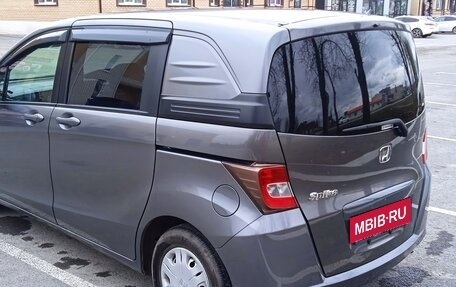 Honda Freed I, 2010 год, 780 000 рублей, 4 фотография