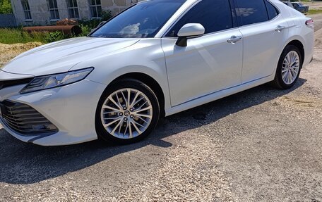 Toyota Camry, 2020 год, 3 000 000 рублей, 4 фотография