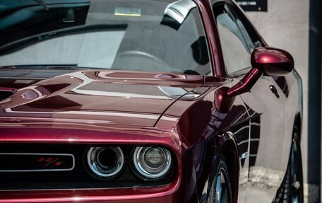Dodge Challenger III рестайлинг 2, 2019 год, 5 499 000 рублей, 3 фотография