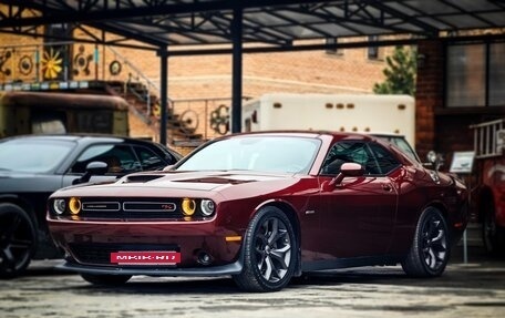 Dodge Challenger III рестайлинг 2, 2019 год, 5 499 000 рублей, 2 фотография