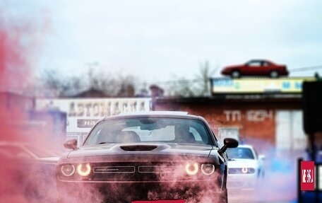 Dodge Challenger III рестайлинг 2, 2019 год, 5 499 000 рублей, 5 фотография