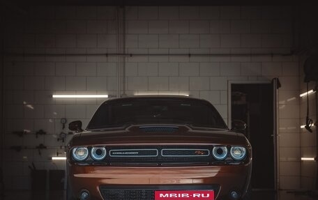 Dodge Challenger III рестайлинг 2, 2019 год, 5 499 000 рублей, 7 фотография