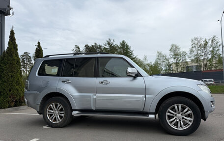 Mitsubishi Pajero IV, 2017 год, 2 800 000 рублей, 3 фотография