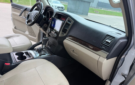 Mitsubishi Pajero IV, 2017 год, 2 800 000 рублей, 19 фотография
