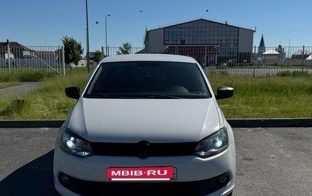 Volkswagen Polo VI (EU Market), 2013 год, 750 000 рублей, 2 фотография