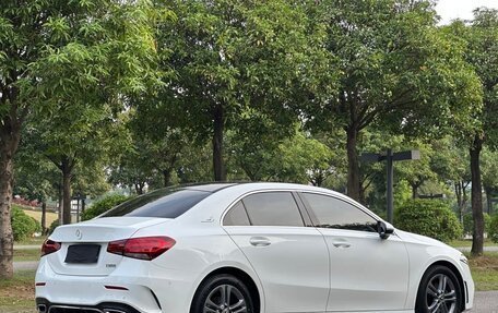 Mercedes-Benz A-Класс, 2022 год, 2 222 000 рублей, 4 фотография