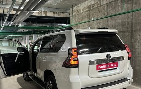 Toyota Land Cruiser Prado 150 рестайлинг 2, 2018 год, 5 000 000 рублей, 13 фотография