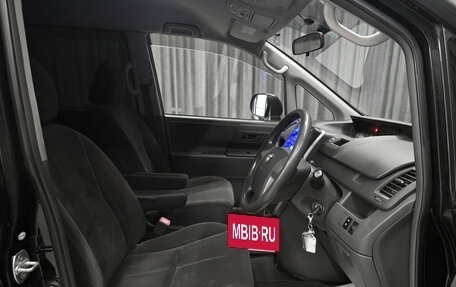 Toyota Voxy II, 2009 год, 1 420 000 рублей, 10 фотография