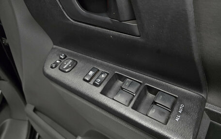 Toyota Voxy II, 2009 год, 1 420 000 рублей, 18 фотография