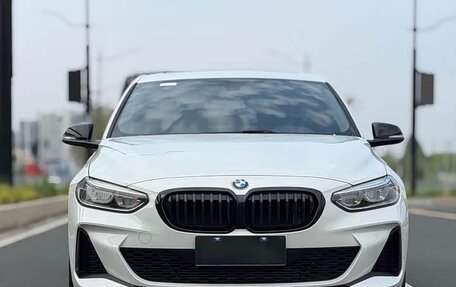 BMW 1 серия, 2023 год, 1 700 000 рублей, 2 фотография