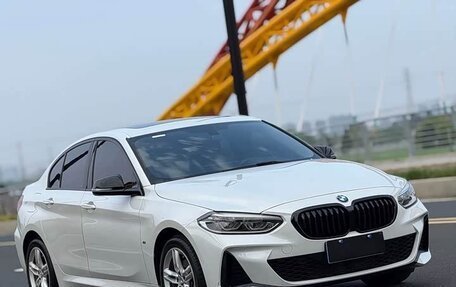 BMW 1 серия, 2023 год, 1 700 000 рублей, 3 фотография