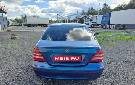 Mercedes-Benz C-Класс, 2004 год, 700 000 рублей, 4 фотография