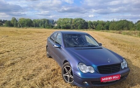 Mercedes-Benz C-Класс, 2004 год, 700 000 рублей, 9 фотография