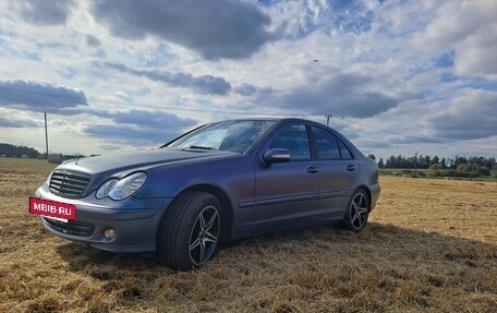 Mercedes-Benz C-Класс, 2004 год, 700 000 рублей, 11 фотография