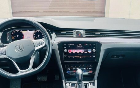 Volkswagen Passat B8 рестайлинг, 2021 год, 3 300 000 рублей, 2 фотография