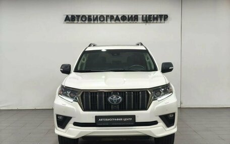 Toyota Land Cruiser Prado 150 рестайлинг 2, 2021 год, 5 890 000 рублей, 2 фотография