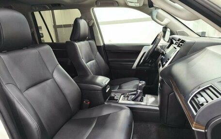 Toyota Land Cruiser Prado 150 рестайлинг 2, 2021 год, 5 890 000 рублей, 12 фотография