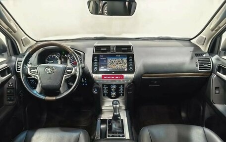 Toyota Land Cruiser Prado 150 рестайлинг 2, 2021 год, 5 890 000 рублей, 9 фотография
