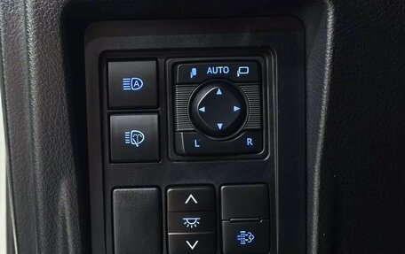 Toyota Land Cruiser Prado 150 рестайлинг 2, 2021 год, 5 890 000 рублей, 19 фотография