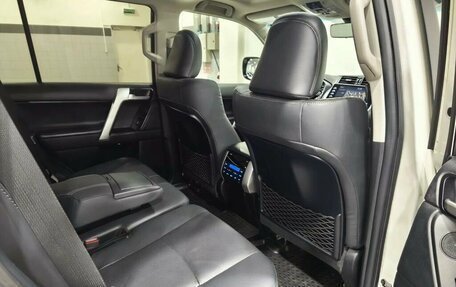 Toyota Land Cruiser Prado 150 рестайлинг 2, 2021 год, 5 890 000 рублей, 25 фотография