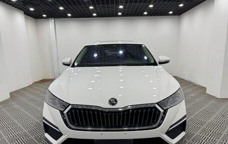 Skoda Octavia IV, 2022 год, 1 950 000 рублей, 2 фотография