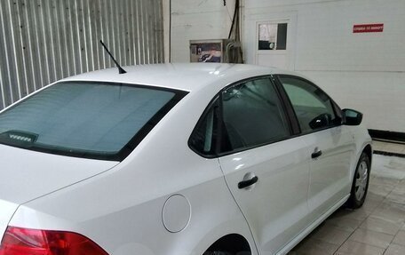 Volkswagen Polo VI (EU Market), 2015 год, 895 000 рублей, 3 фотография