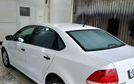 Volkswagen Polo VI (EU Market), 2015 год, 895 000 рублей, 2 фотография