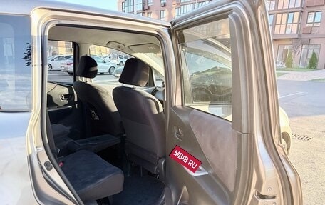 Toyota Ractis I, 2005 год, 565 000 рублей, 11 фотография