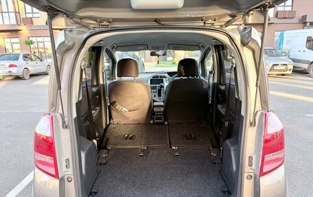 Toyota Ractis I, 2005 год, 565 000 рублей, 14 фотография