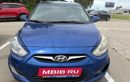 Hyundai Solaris II рестайлинг, 2012 год, 750 000 рублей, 3 фотография